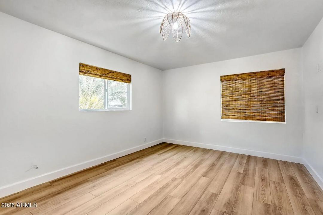 Real Estate Picture 21