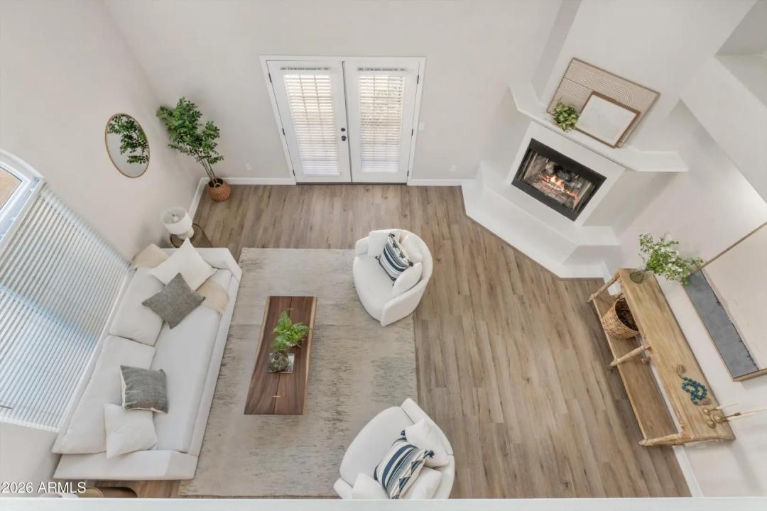 Real Estate Picture 7