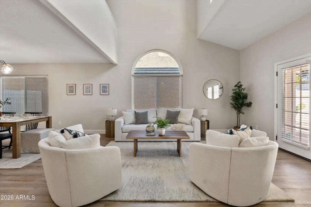 Real Estate Picture 8