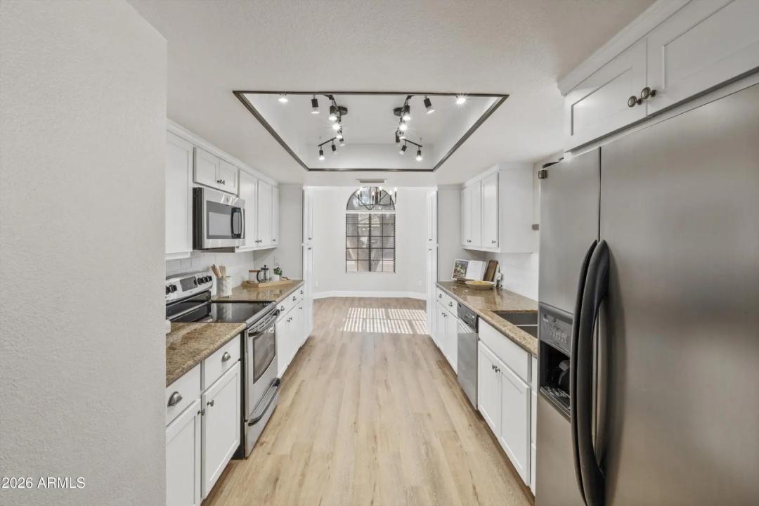 Real Estate Picture 12