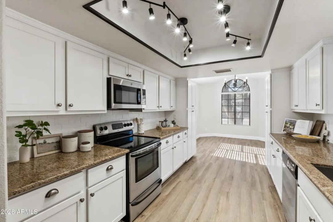 Real Estate Picture 13