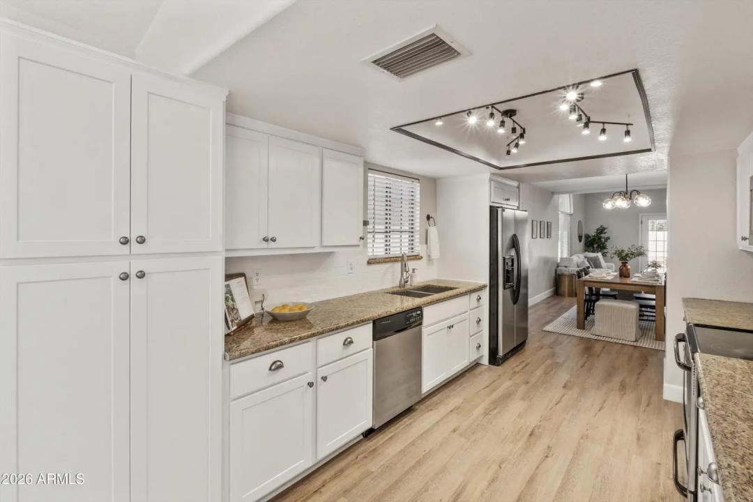 Real Estate Picture 16