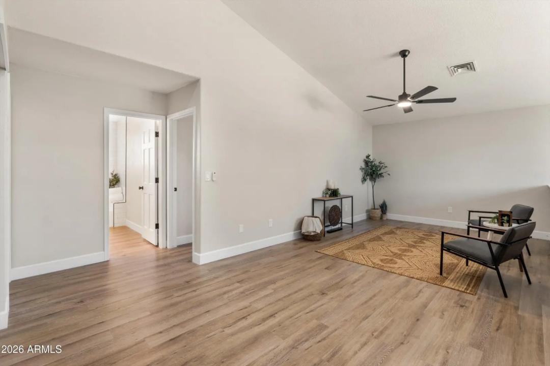 Real Estate Picture 19