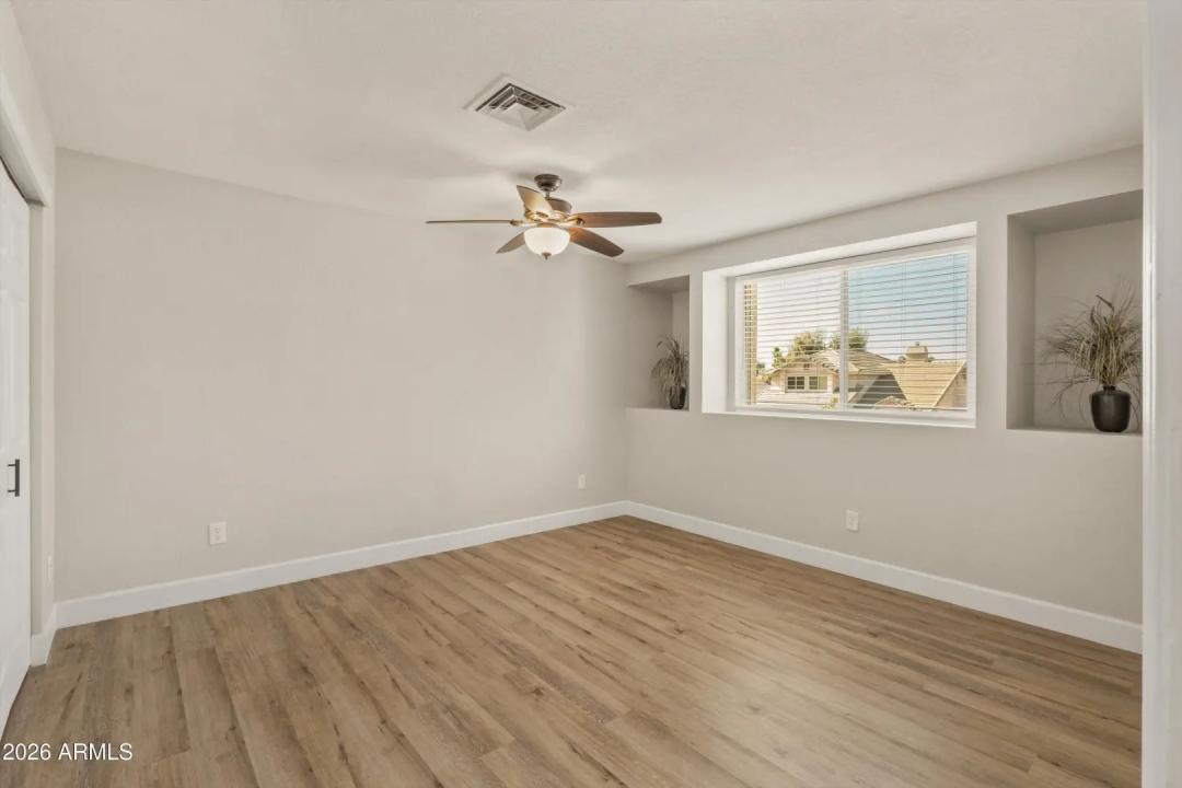 Real Estate Picture 21