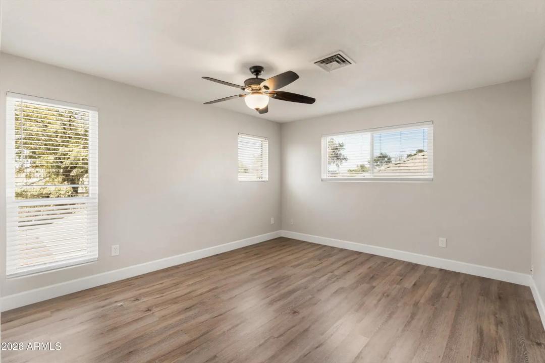 Real Estate Picture 22