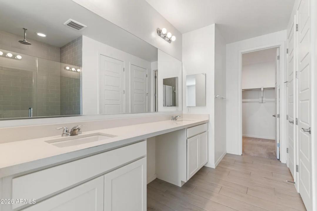 Real Estate Picture 19