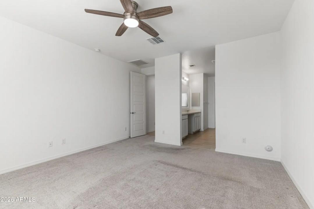 Real Estate Picture 16