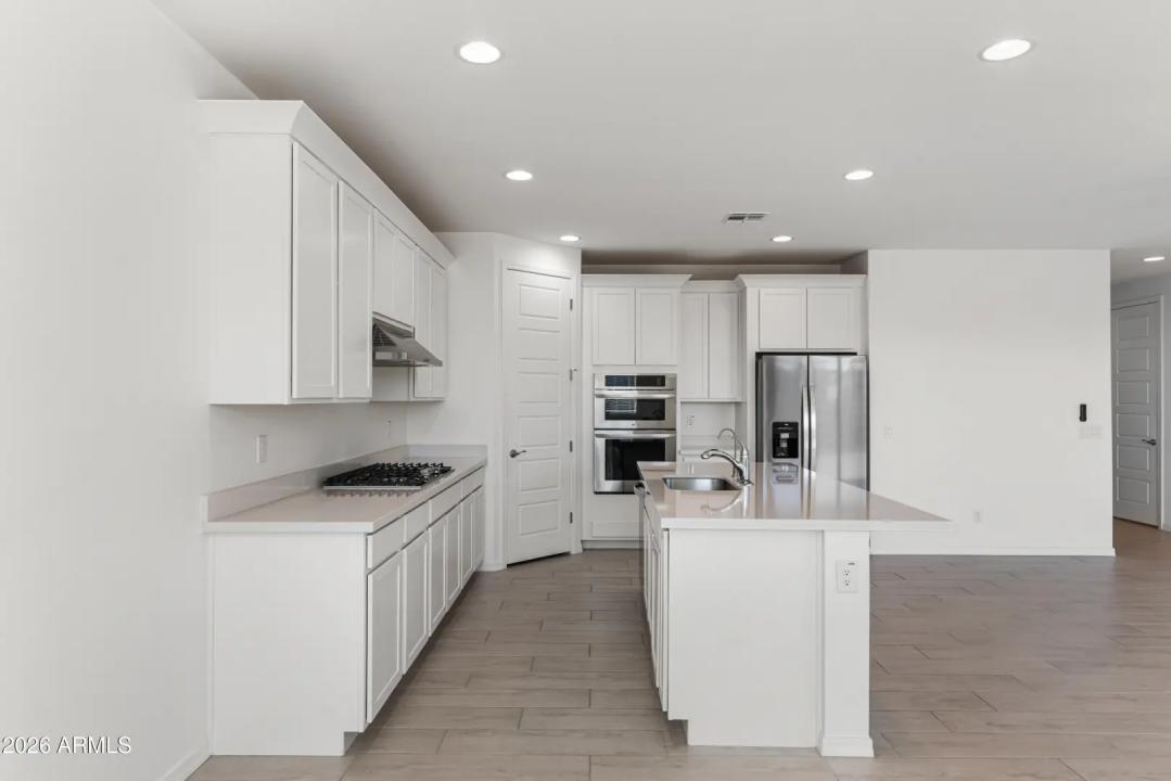 Real Estate Picture 10