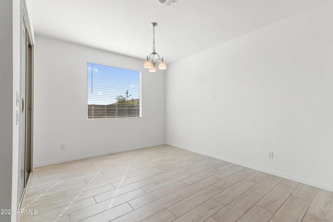 Real Estate Picture 25