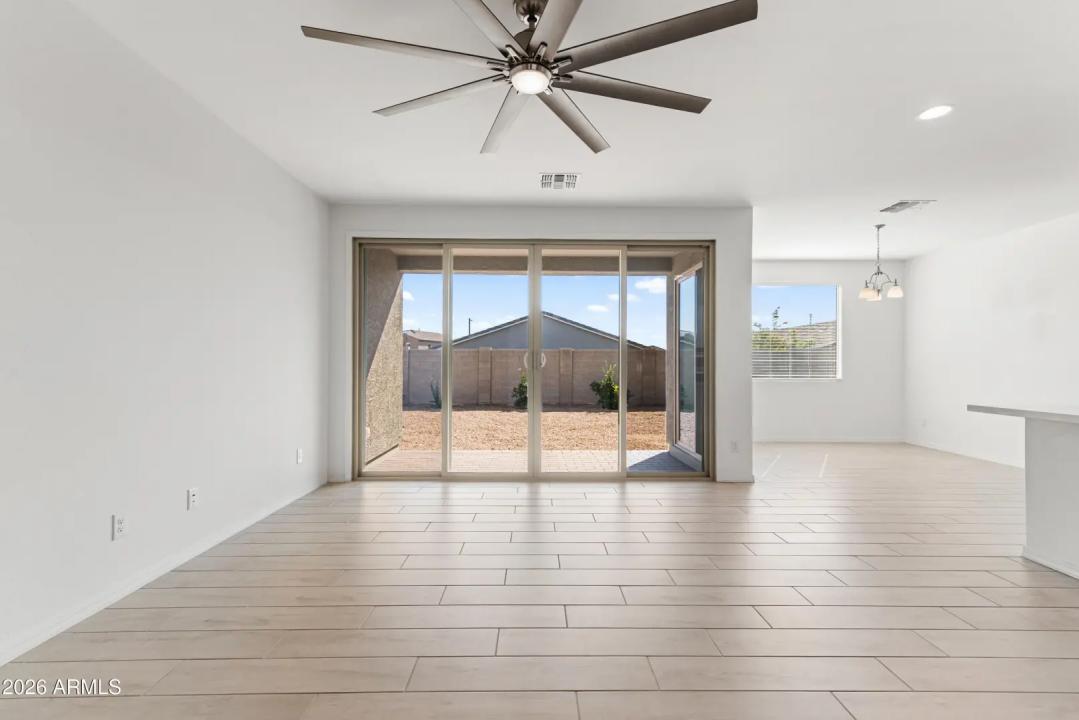 Real Estate Picture 8