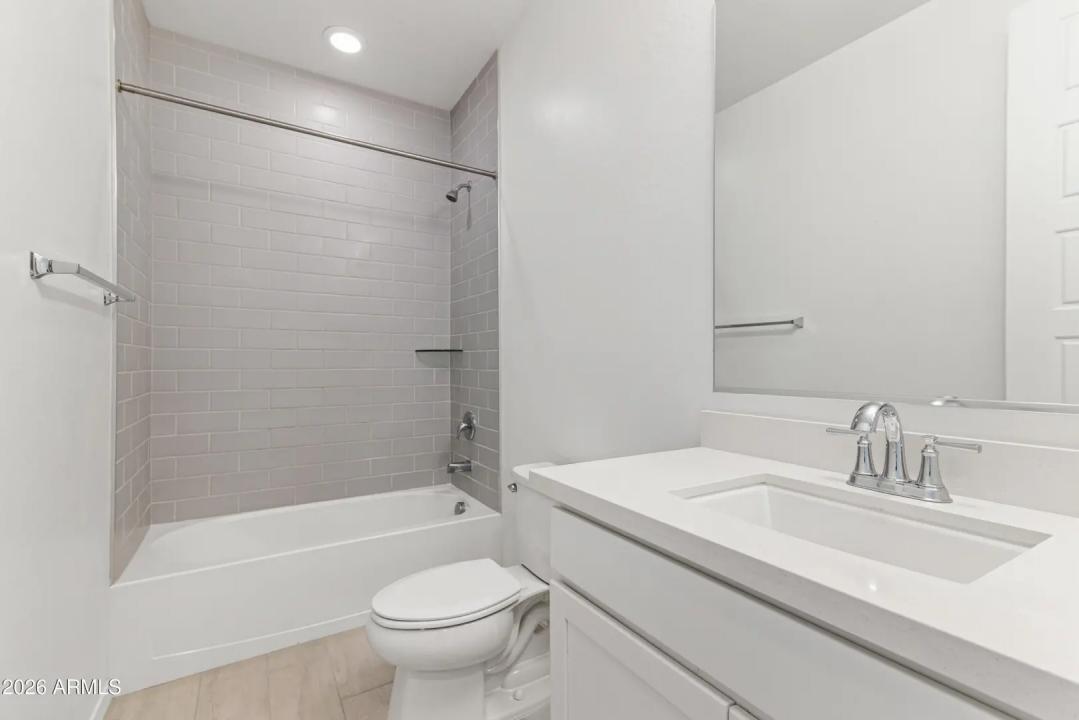 Real Estate Picture 33