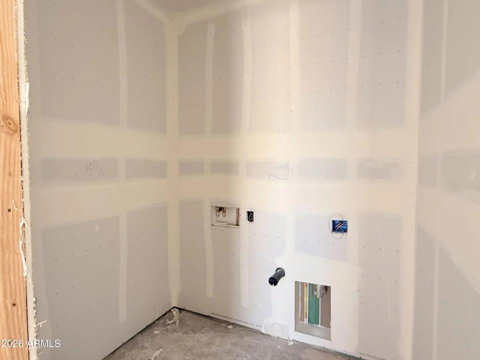 Real Estate Picture 7