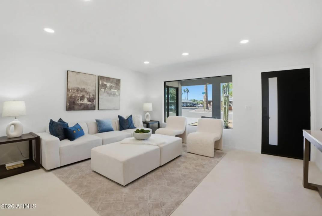 Real Estate Picture 4