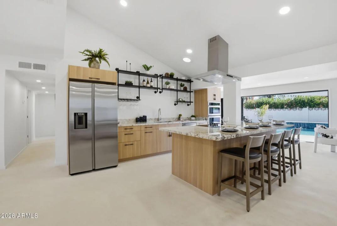 Real Estate Picture 7