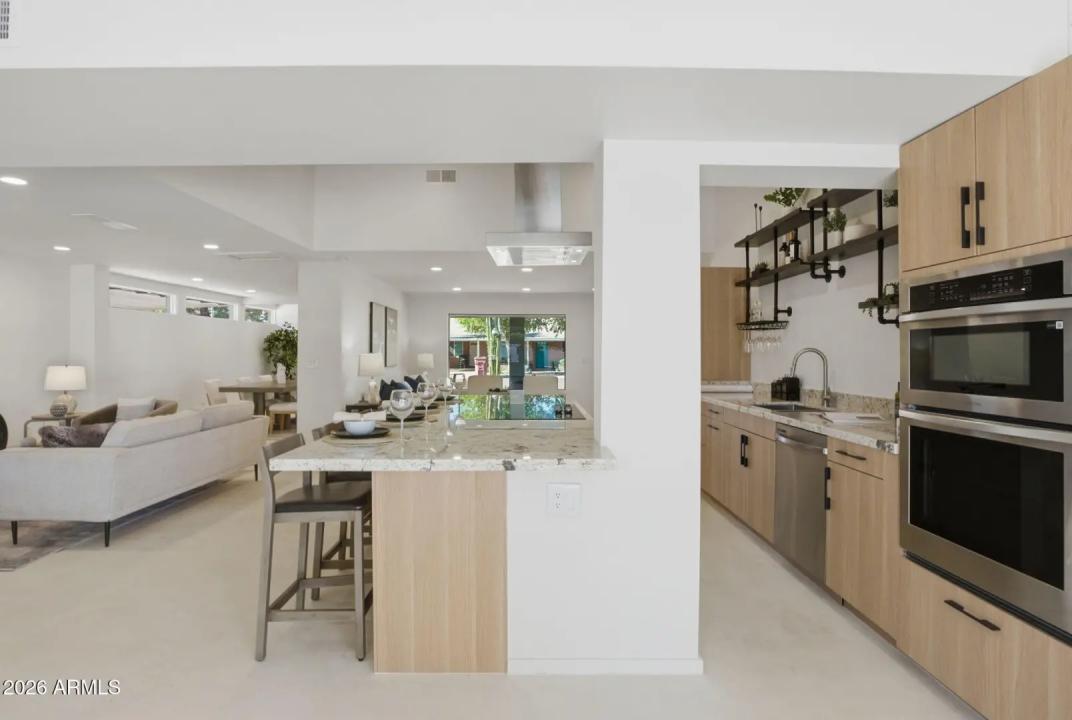 Real Estate Picture 15