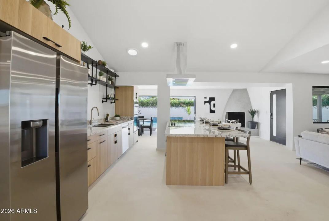 Real Estate Picture 9