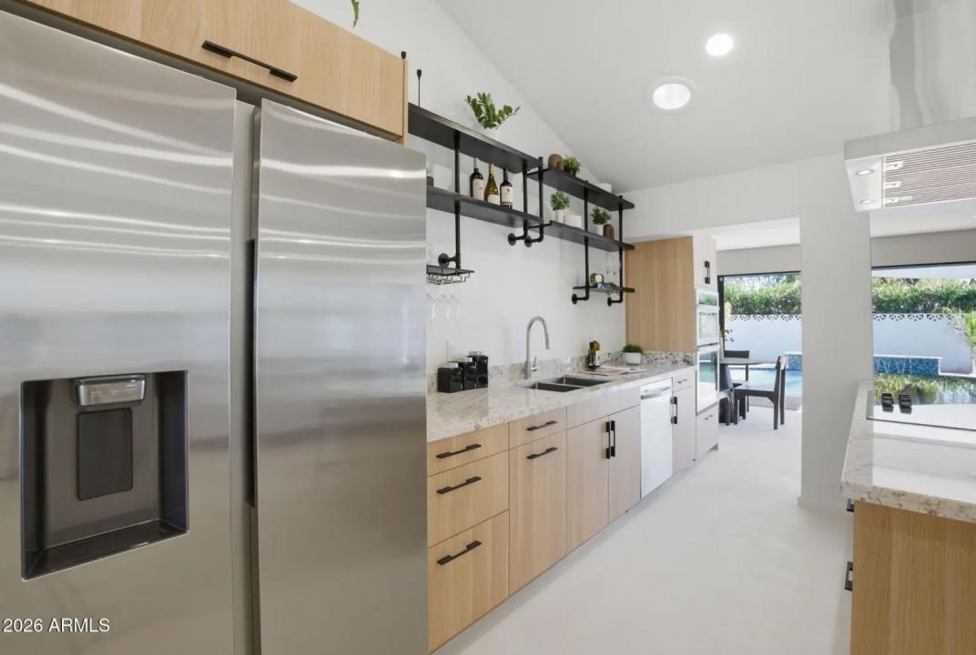 Real Estate Picture 17