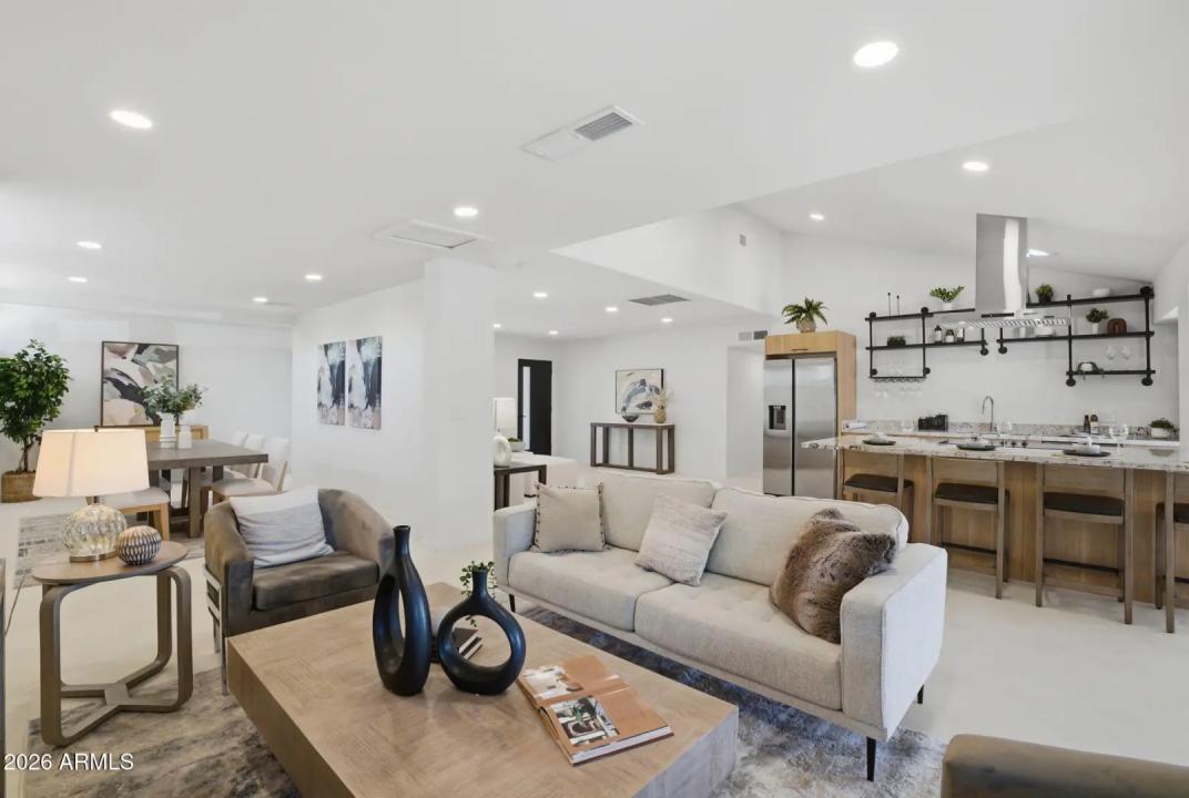 Real Estate Picture 12