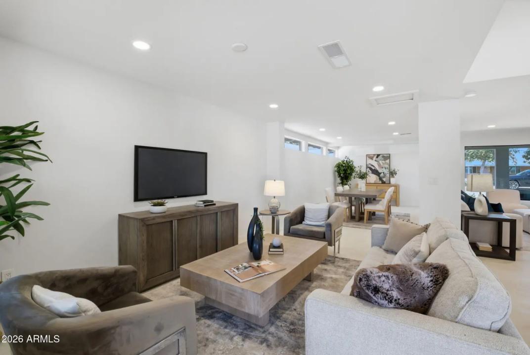 Real Estate Picture 13