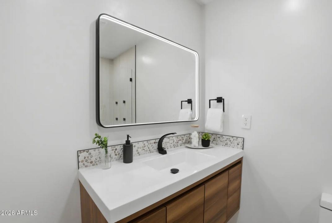 Real Estate Picture 32