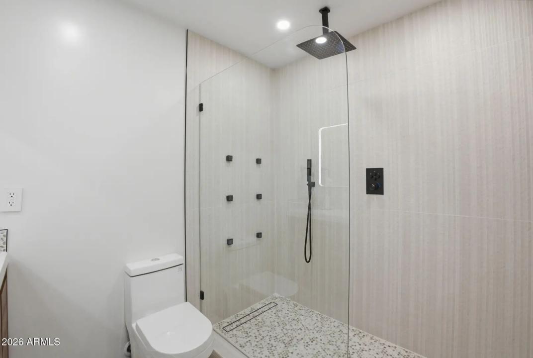 Real Estate Picture 33