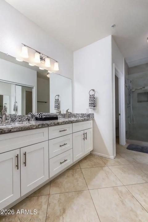 Real Estate Picture 11