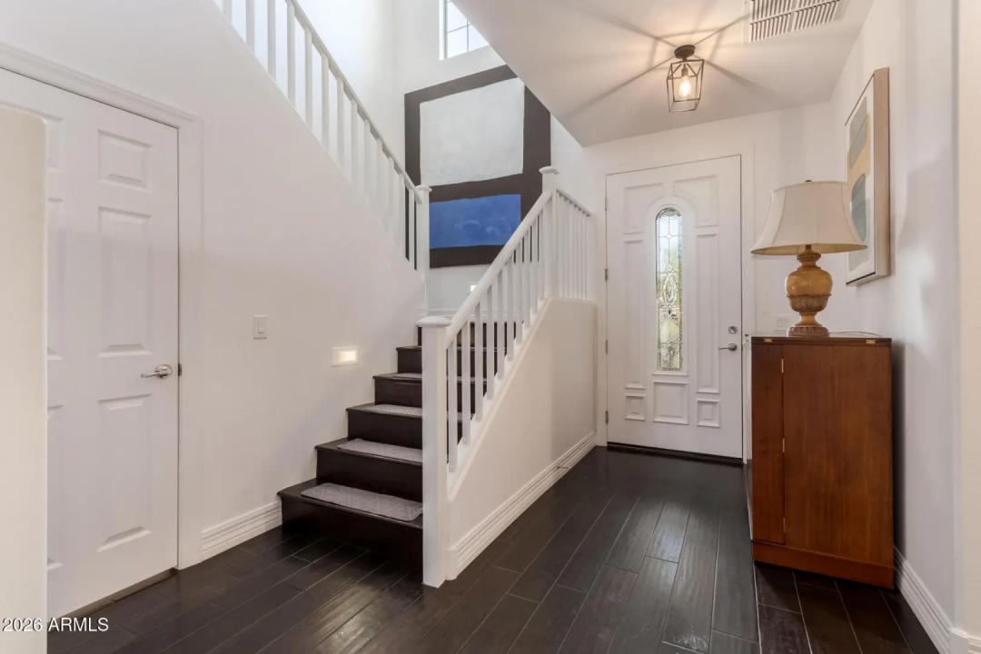 Real Estate Picture 5