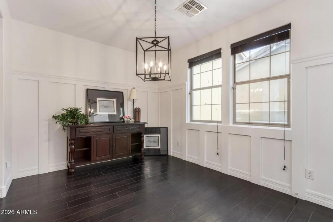 Real Estate Picture 8