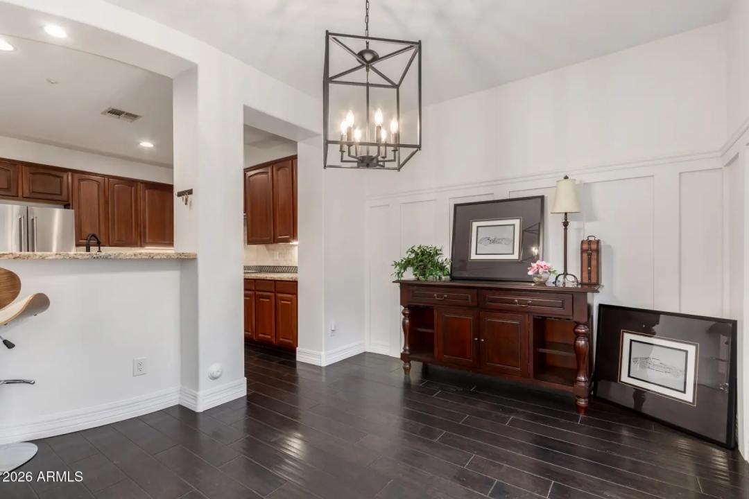 Real Estate Picture 9