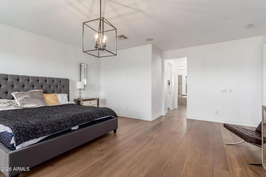 Real Estate Picture 16