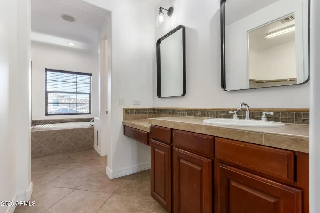 Real Estate Picture 17