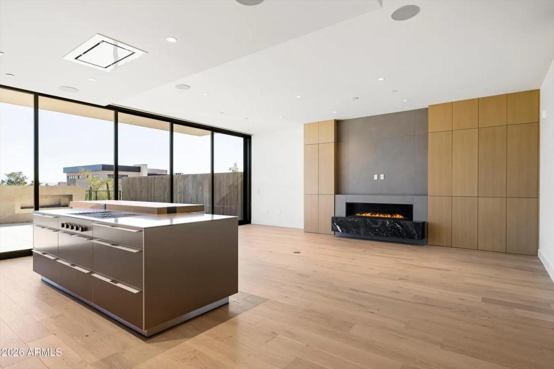 Real Estate Picture 6