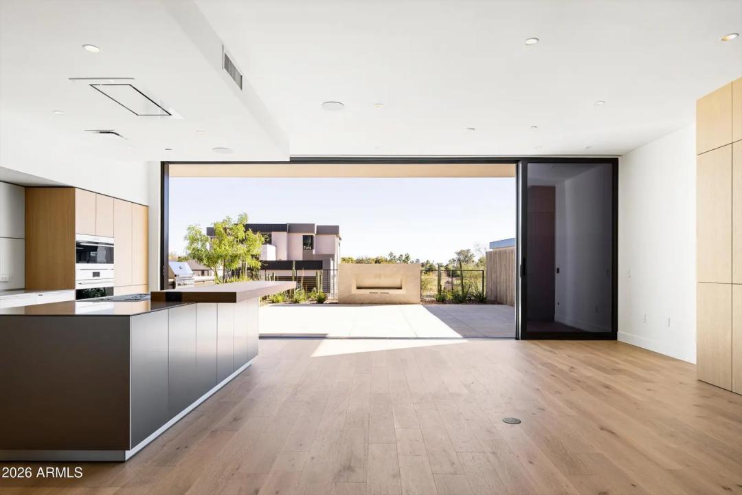 Real Estate Picture 11