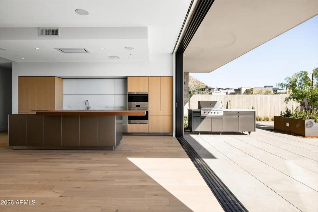 Real Estate Picture 15