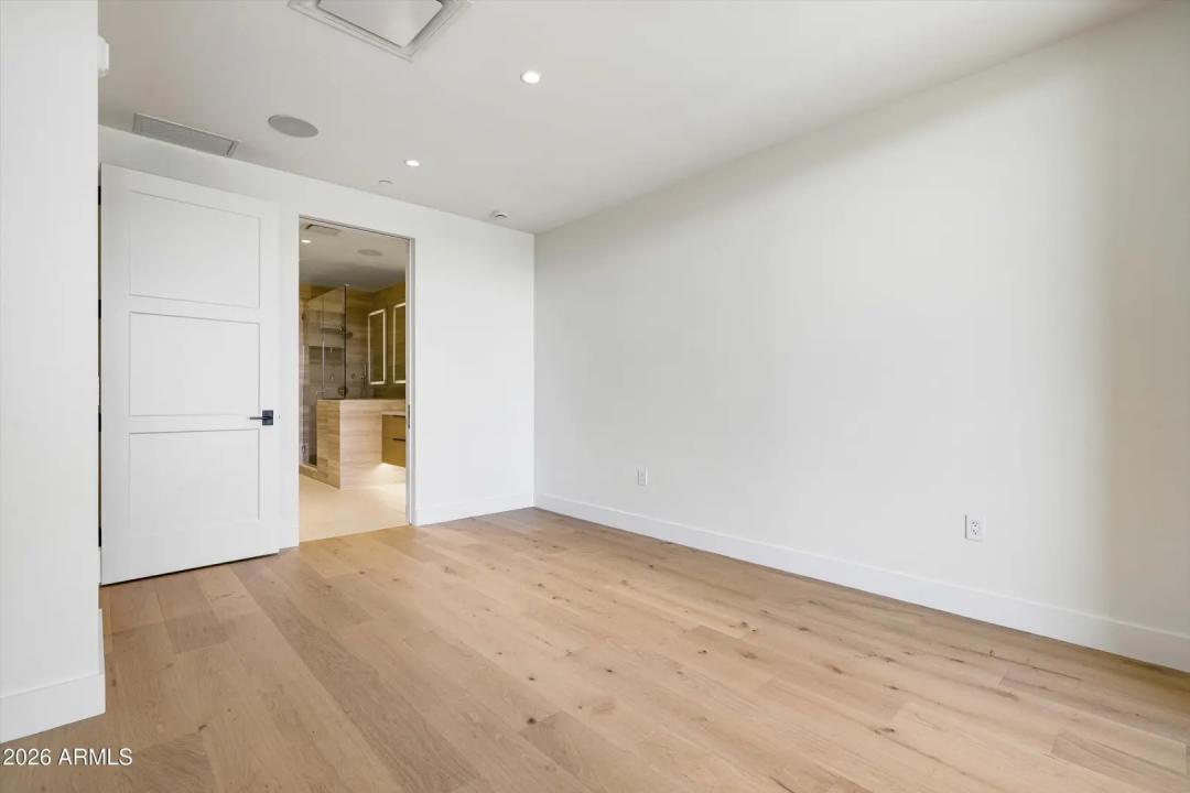 Real Estate Picture 20