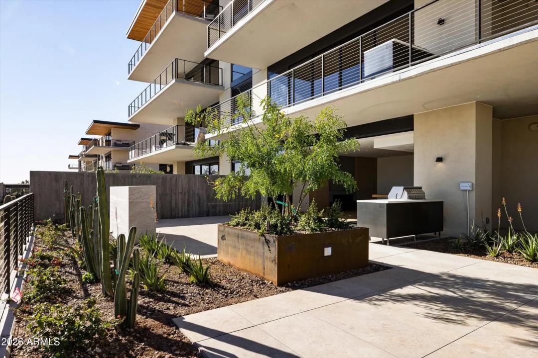 Real Estate Picture 18