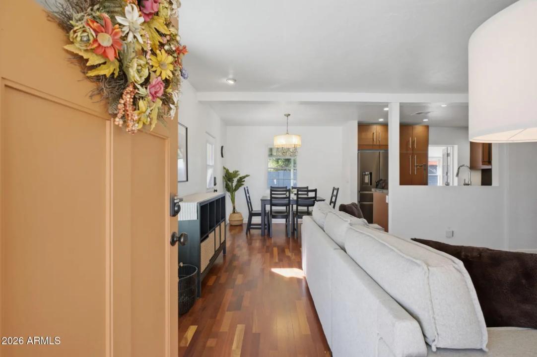 Real Estate Picture 4