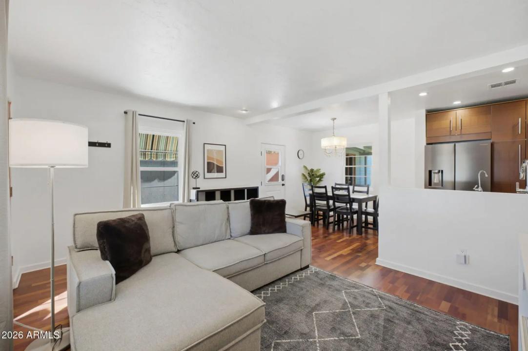 Real Estate Picture 5