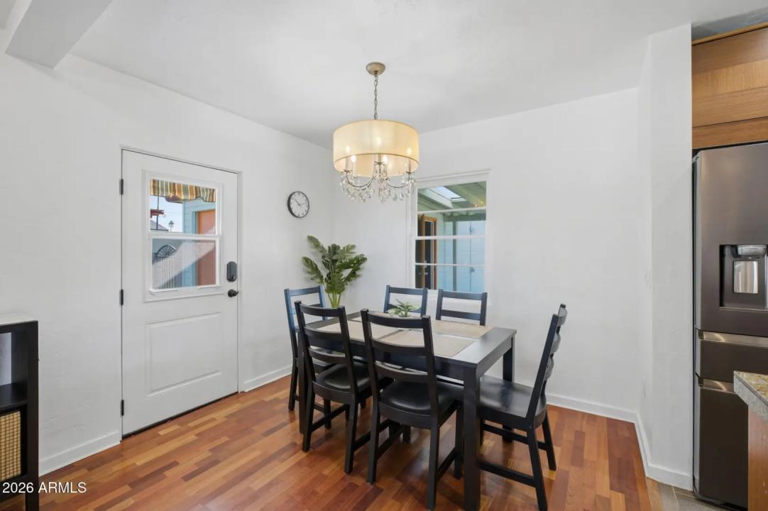 Real Estate Picture 8