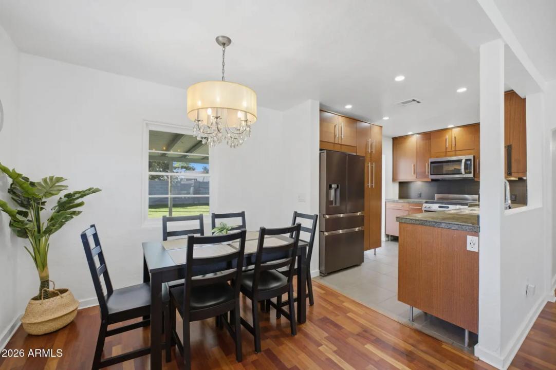 Real Estate Picture 9