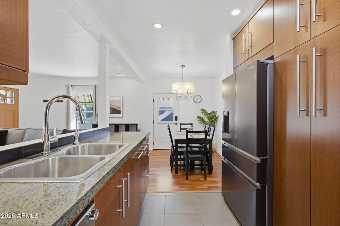 Real Estate Picture 11