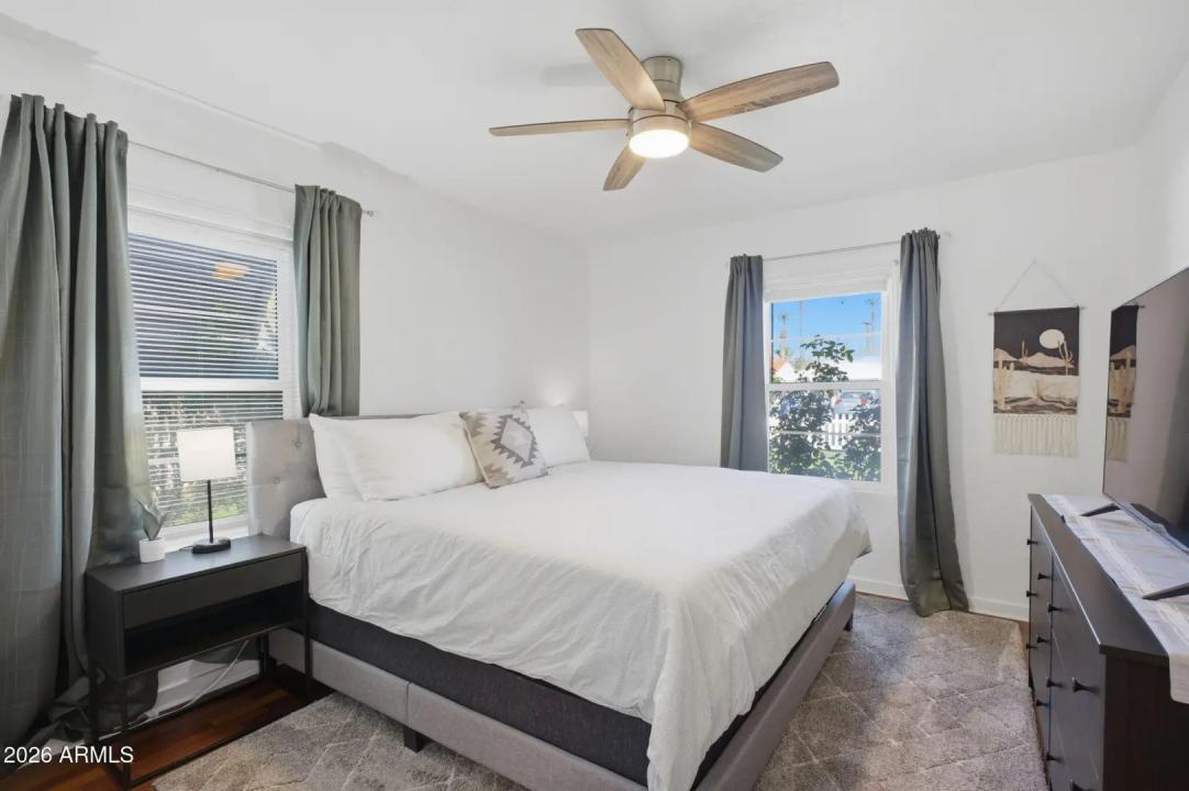 Real Estate Picture 14