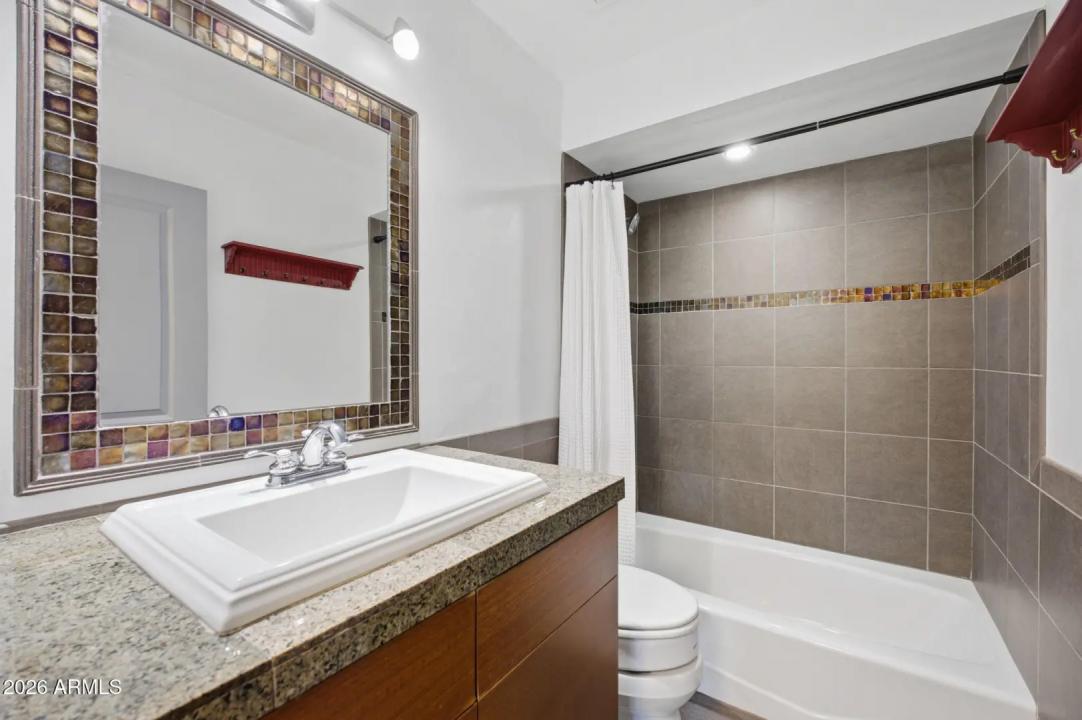 Real Estate Picture 15