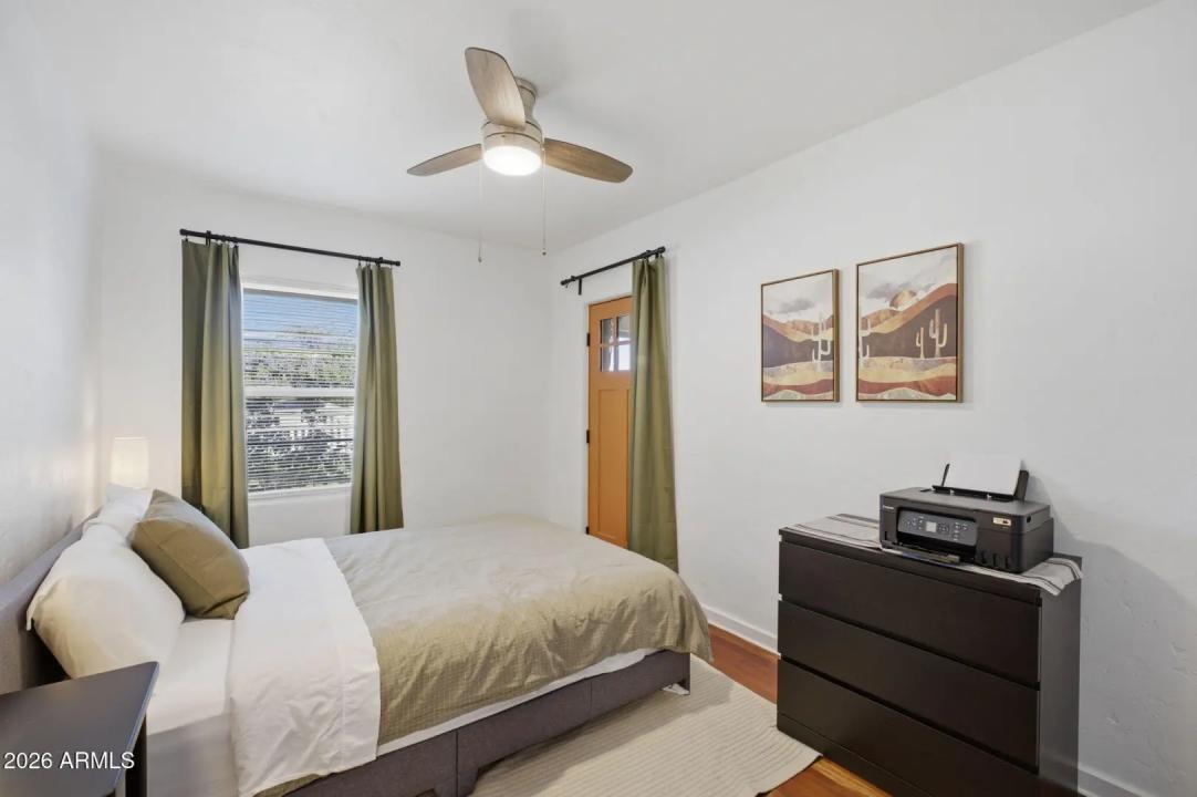 Real Estate Picture 17