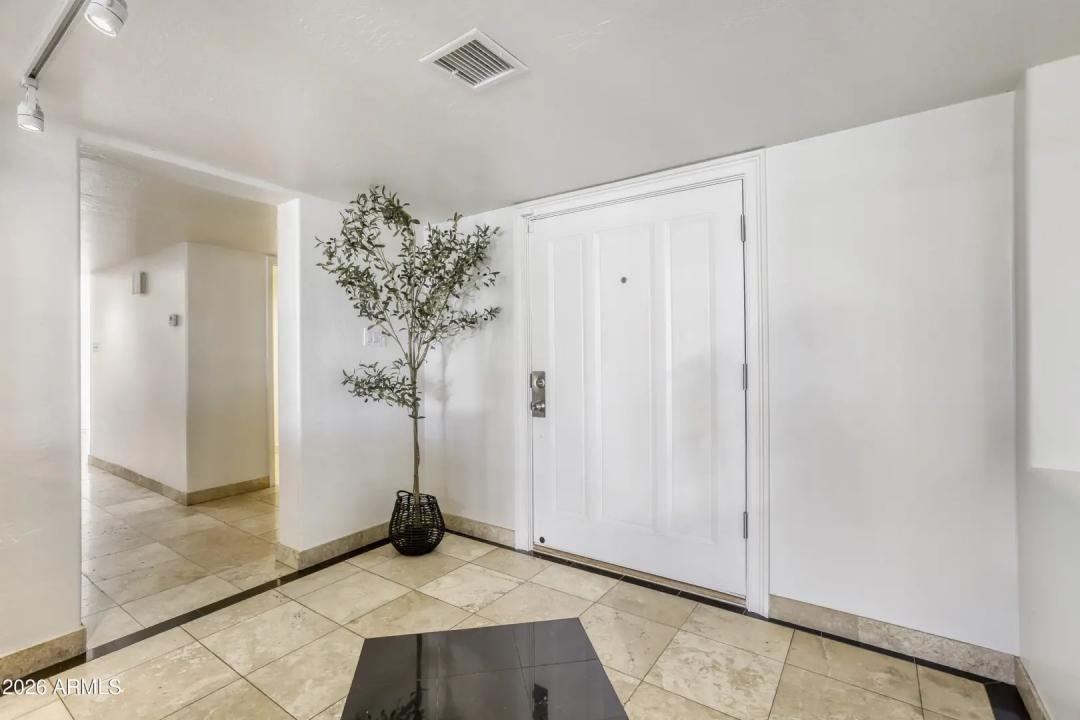 Real Estate Picture 25