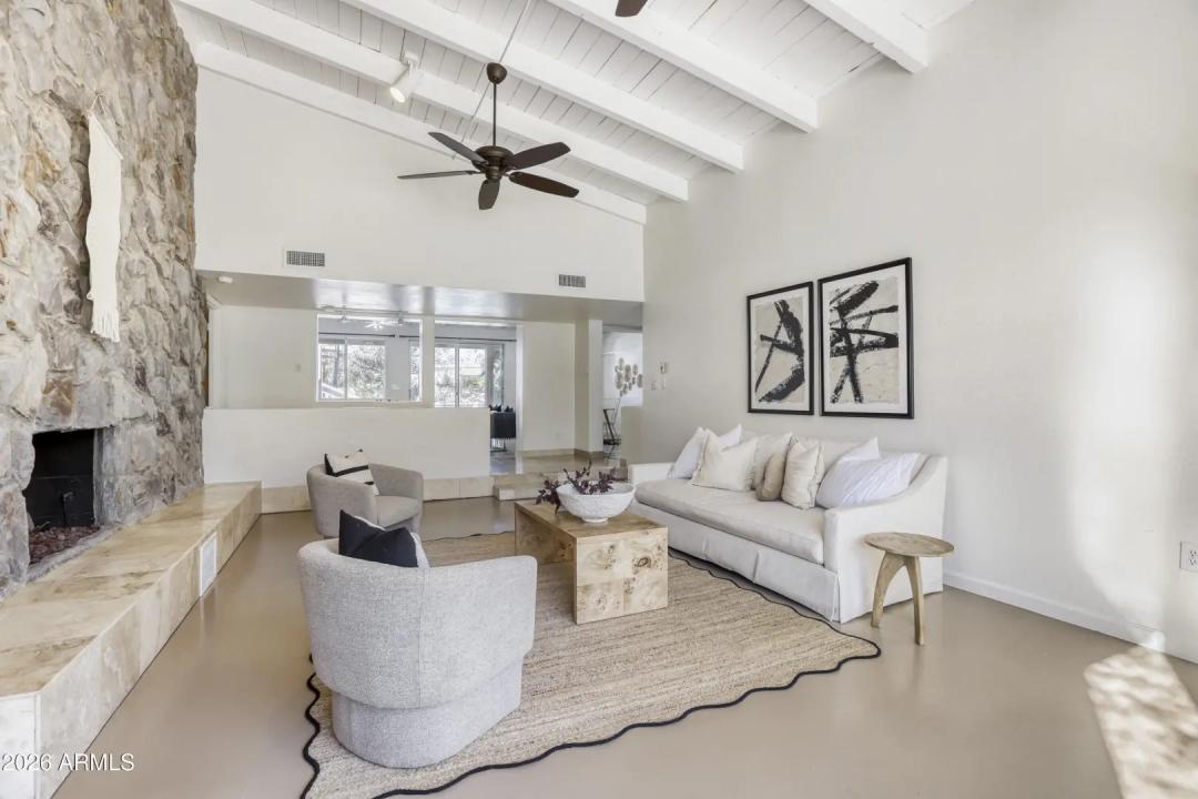 Real Estate Picture 9