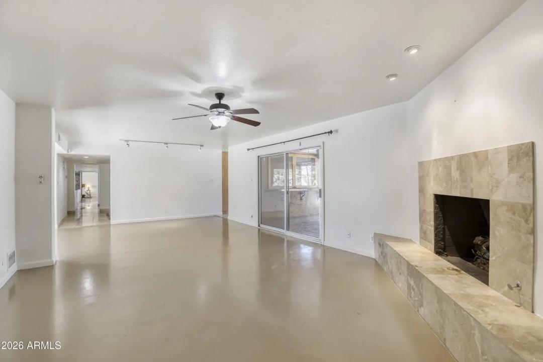 Real Estate Picture 36