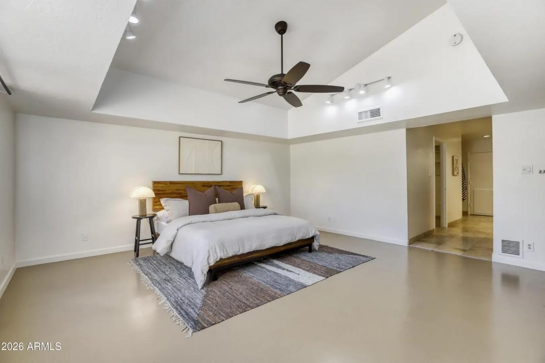 Real Estate Picture 38