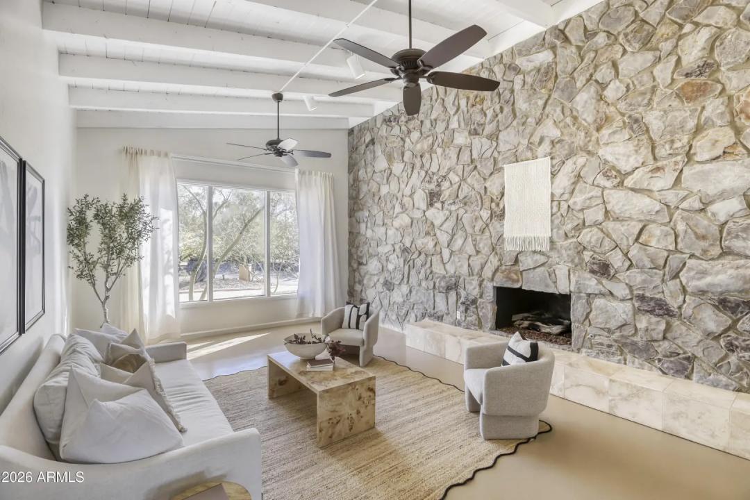 Real Estate Picture 15