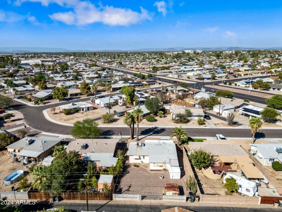 Real Estate Picture 9